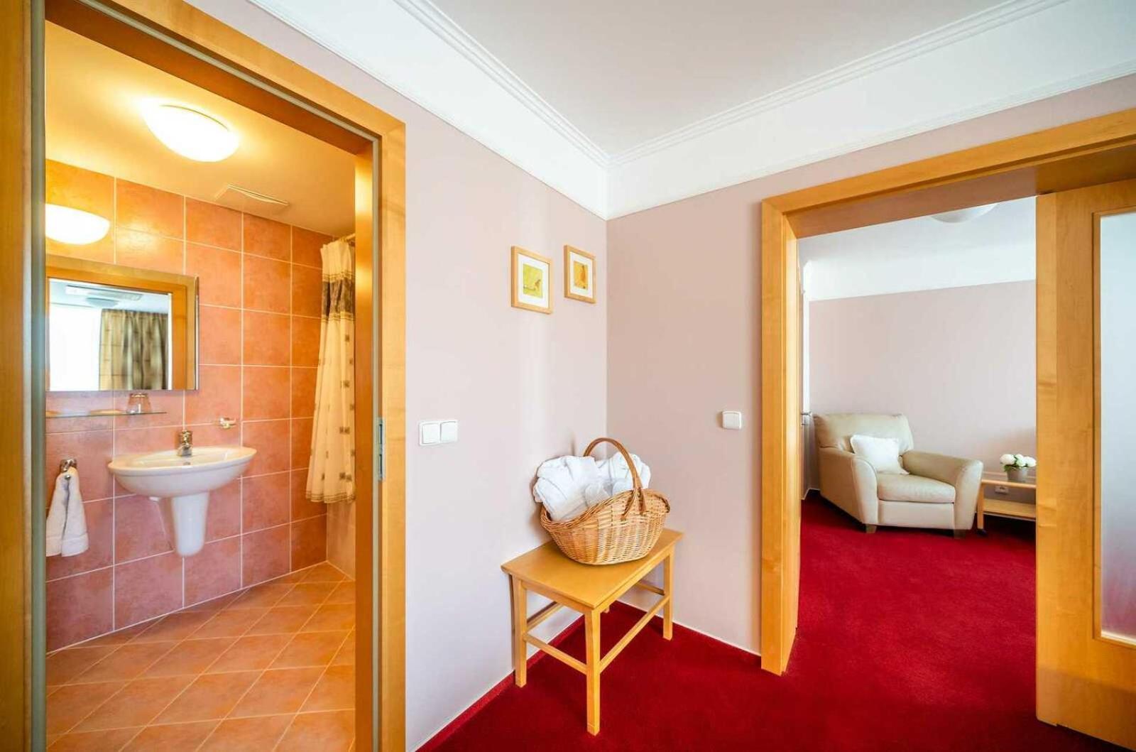 Hotel Akademie Chocerady Zewnętrze zdjęcie