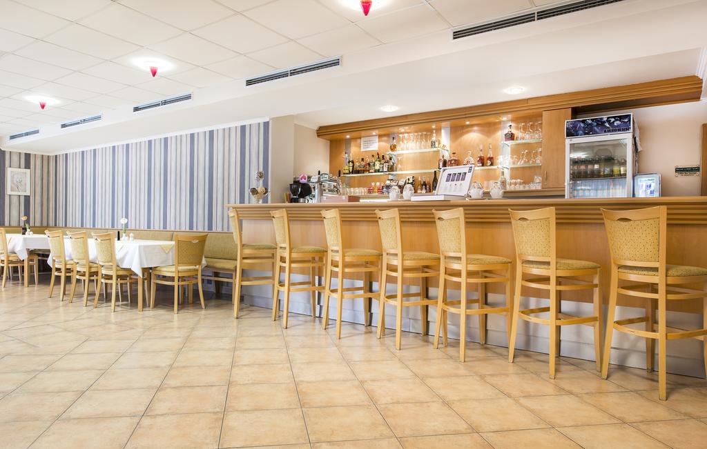 Hotel Akademie Chocerady Zewnętrze zdjęcie