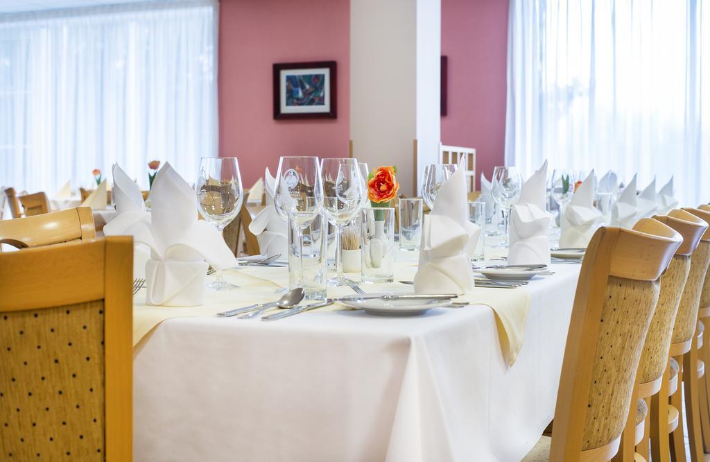 Hotel Akademie Chocerady Zewnętrze zdjęcie