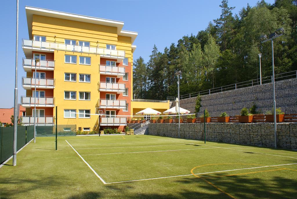 Hotel Akademie Chocerady Zewnętrze zdjęcie