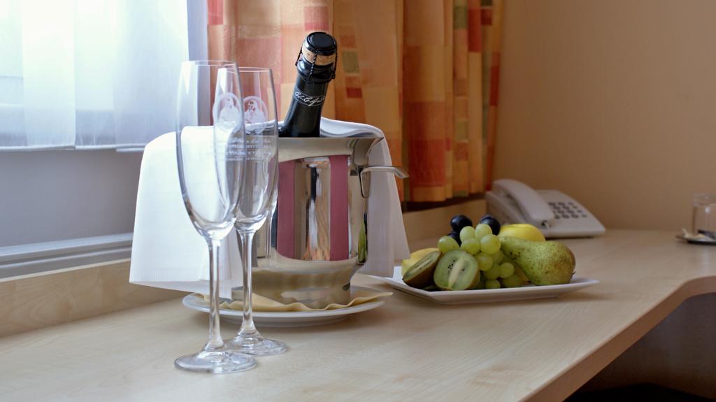 Hotel Akademie Chocerady Zewnętrze zdjęcie