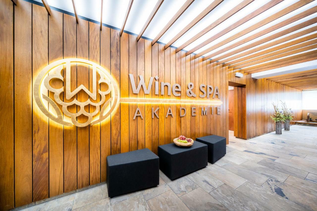Hotel Akademie Chocerady Zewnętrze zdjęcie