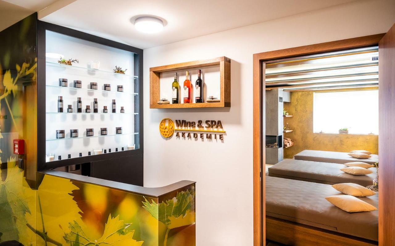 Hotel Akademie Chocerady Zewnętrze zdjęcie